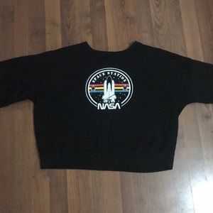 Cropped NASA sweatshirt